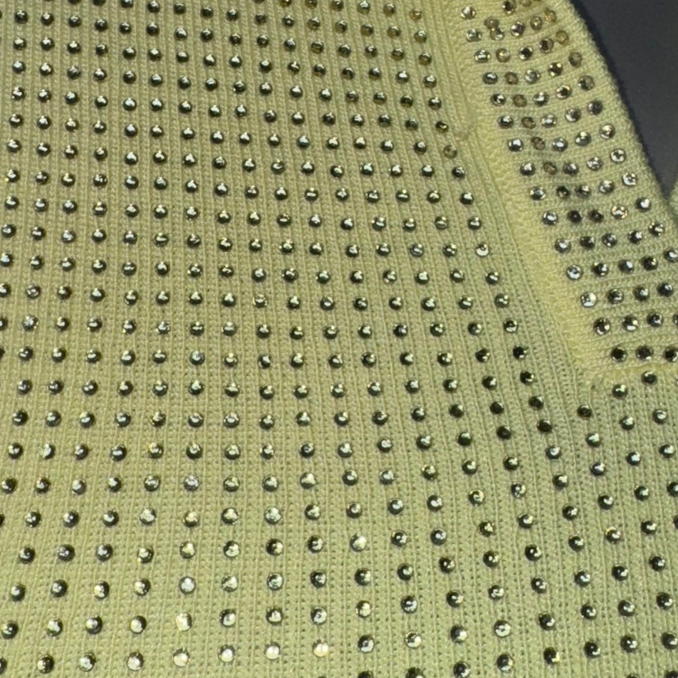 Tops brillantes con cuello deslumbrante