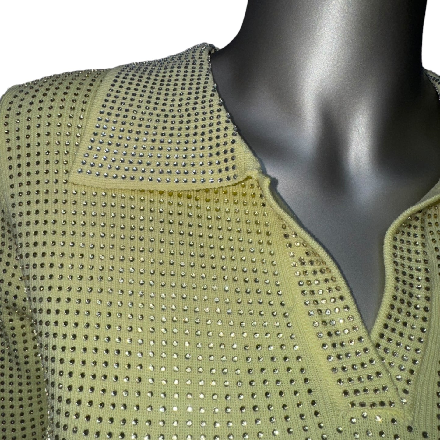 Tops brillantes con cuello deslumbrante