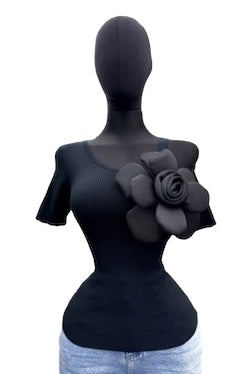 Top de flores negro